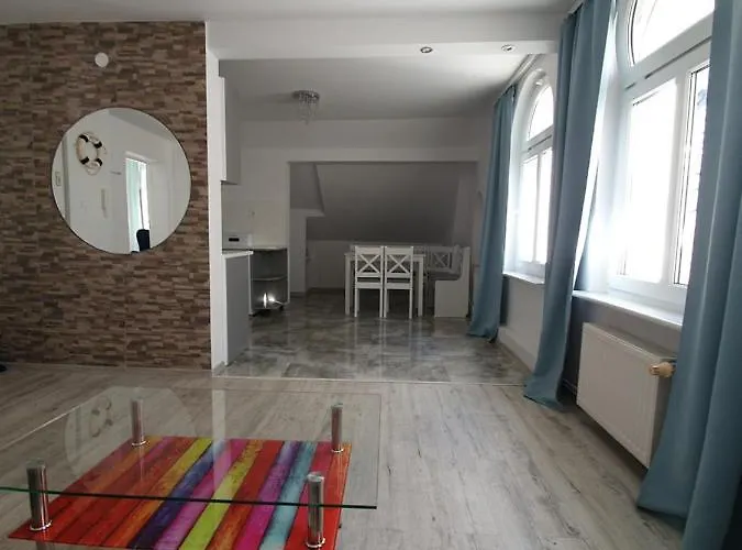 Niebianska Przystan * 乌斯特卡